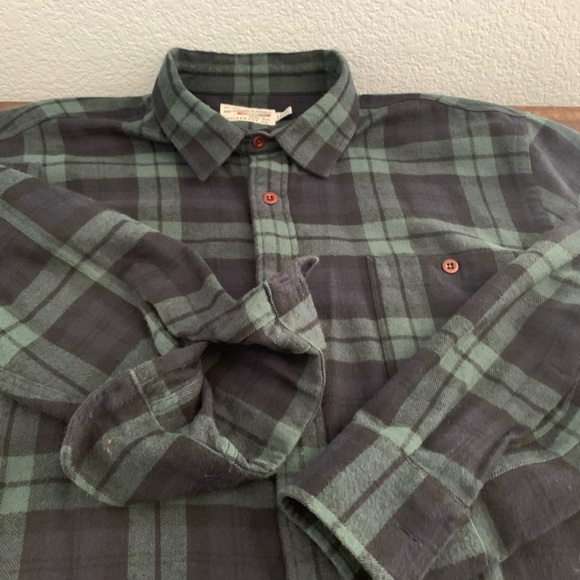 Guideboat Red Feathers Soft Flannel Pattern Shirt, very nice details - Picture 5 of 5